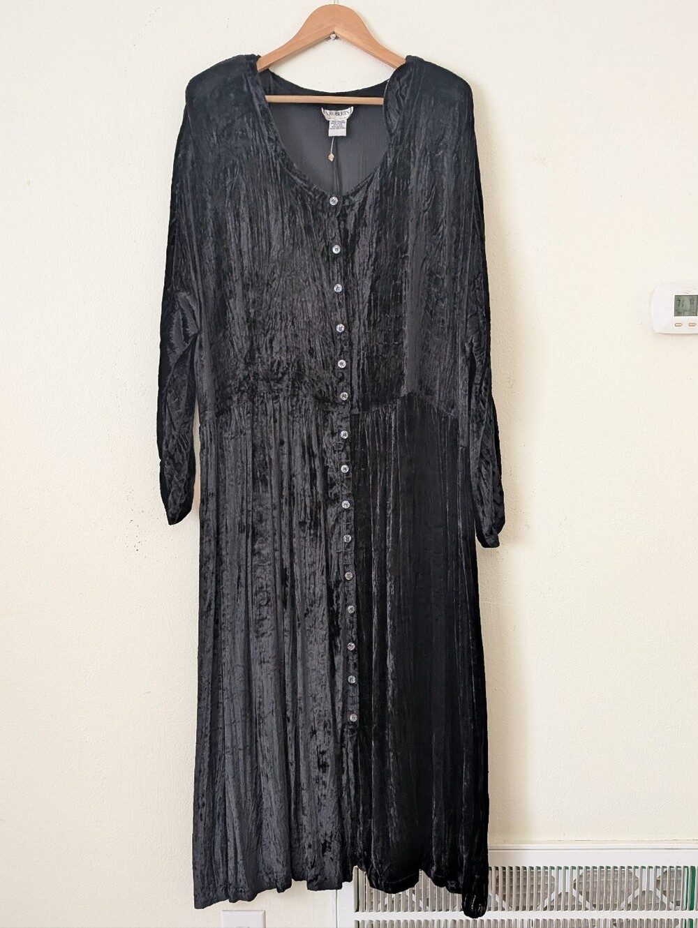 Vintage Black Crushed Velvet Long-Sleeve Button-Front Dress, Size 22-24